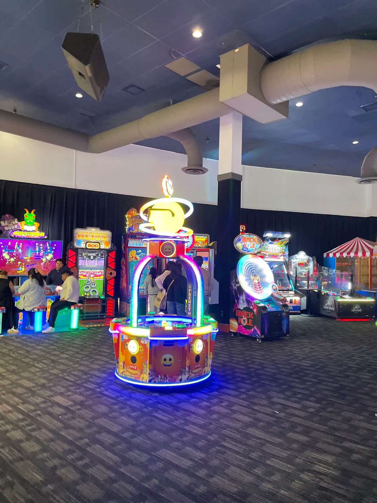 Dave & Buster's lobby