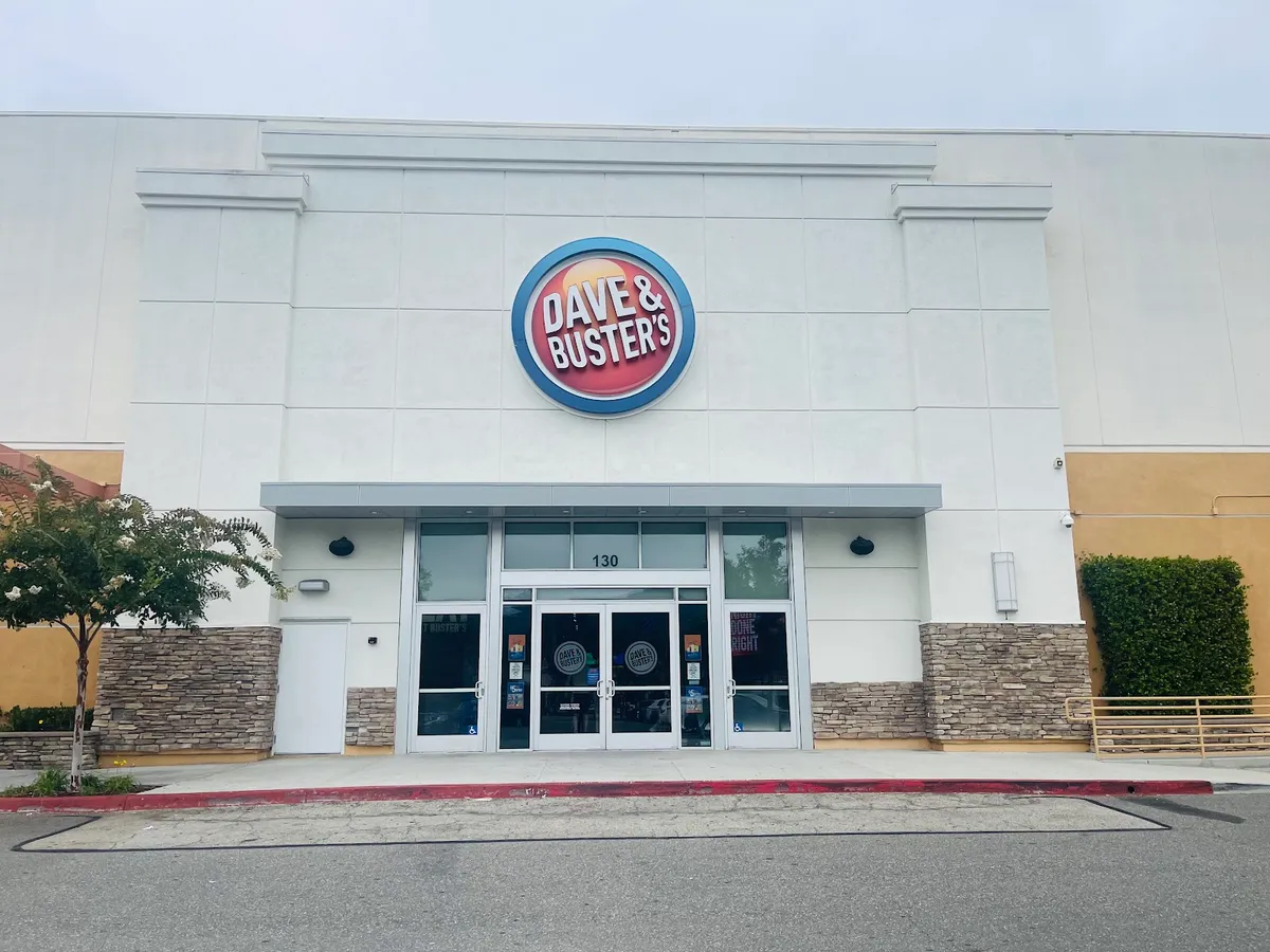 Dave & Buster's lobby
