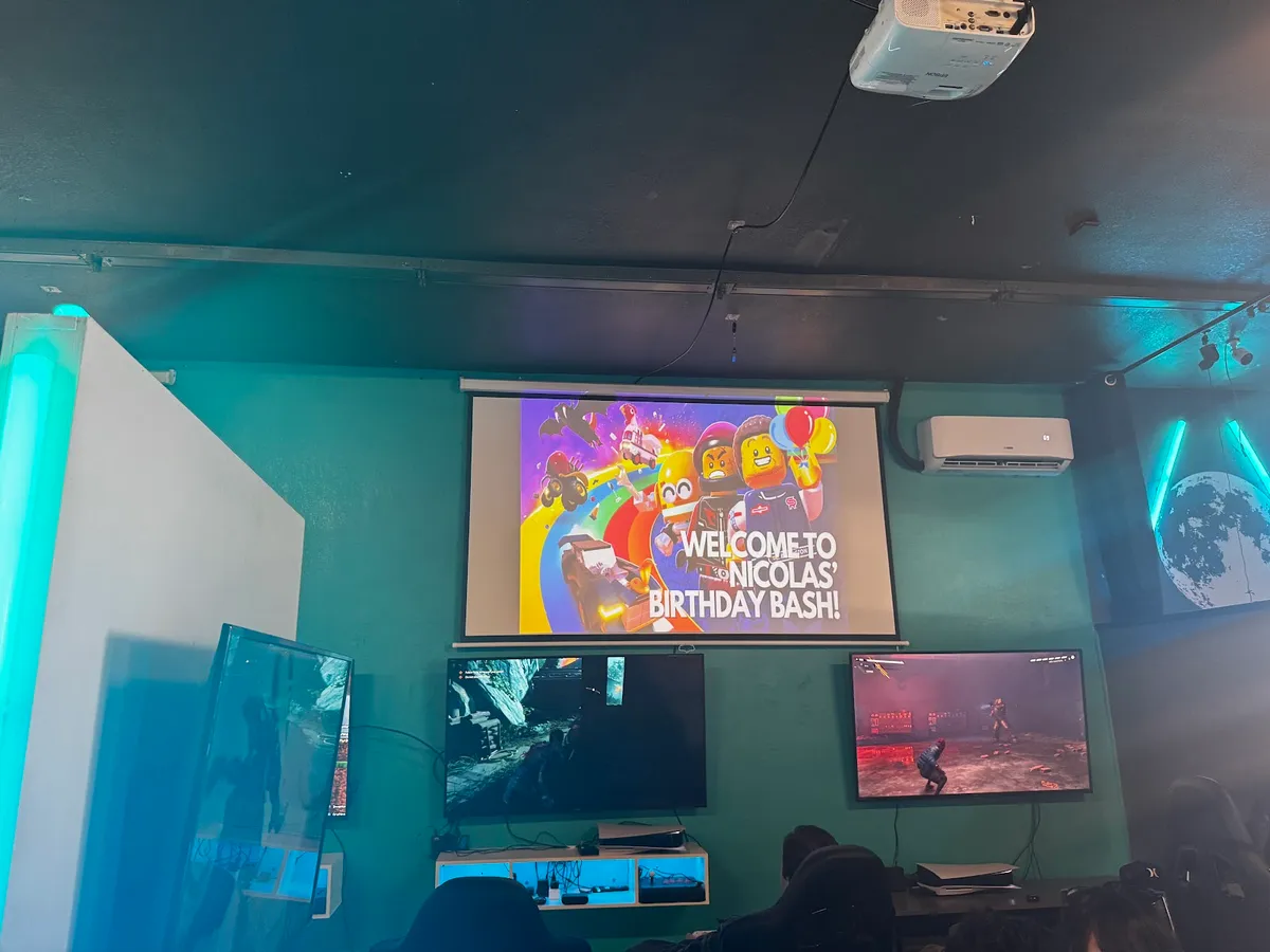 Moonage VRcade facility