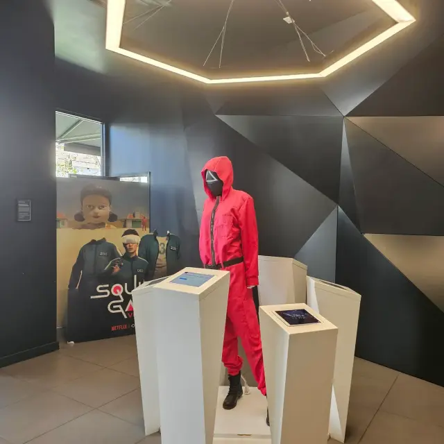 Sandbox VR Woodland Hills group